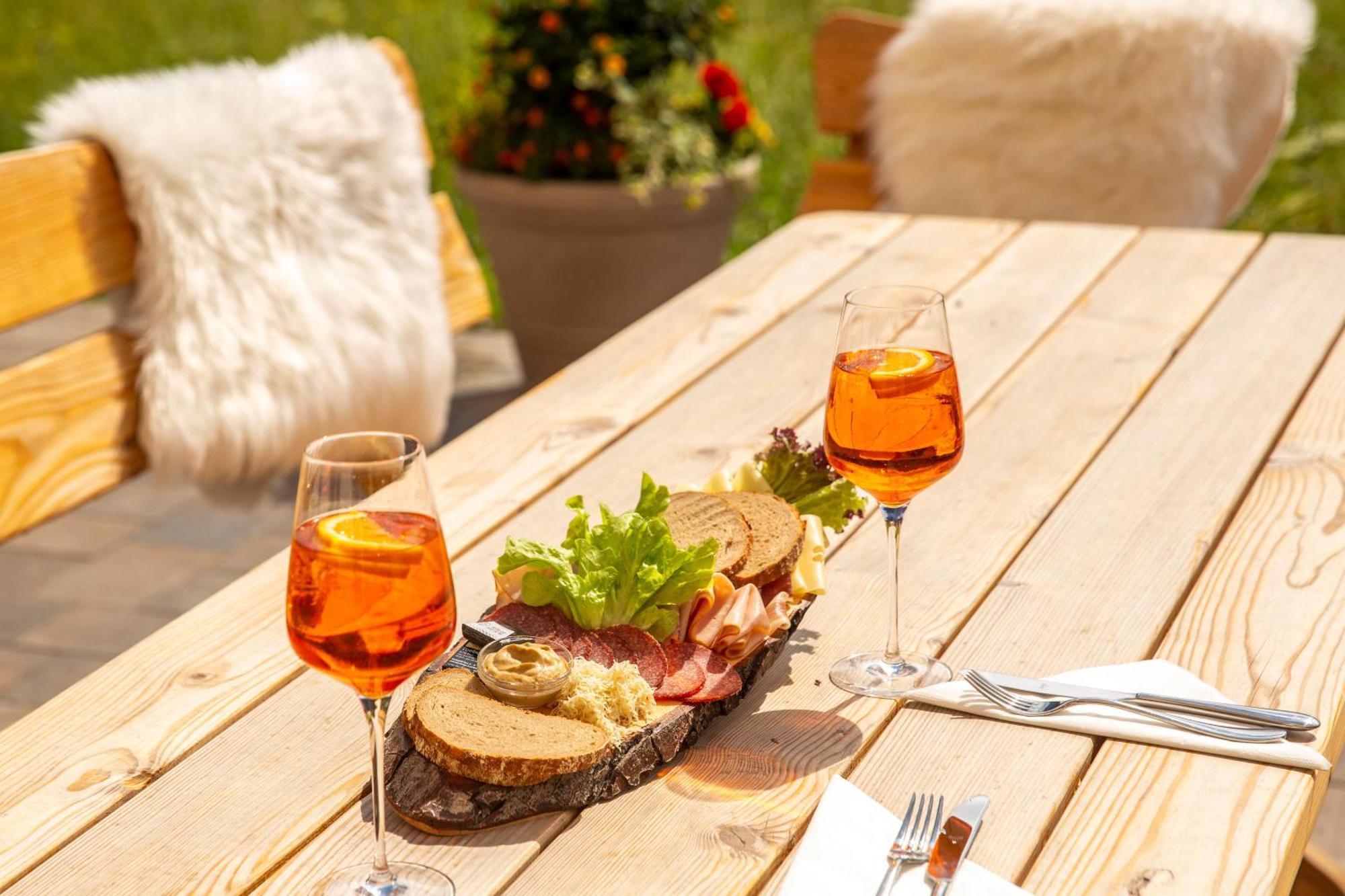 Cooee Alpin Hotel Dachstein Gosau Bagian luar foto